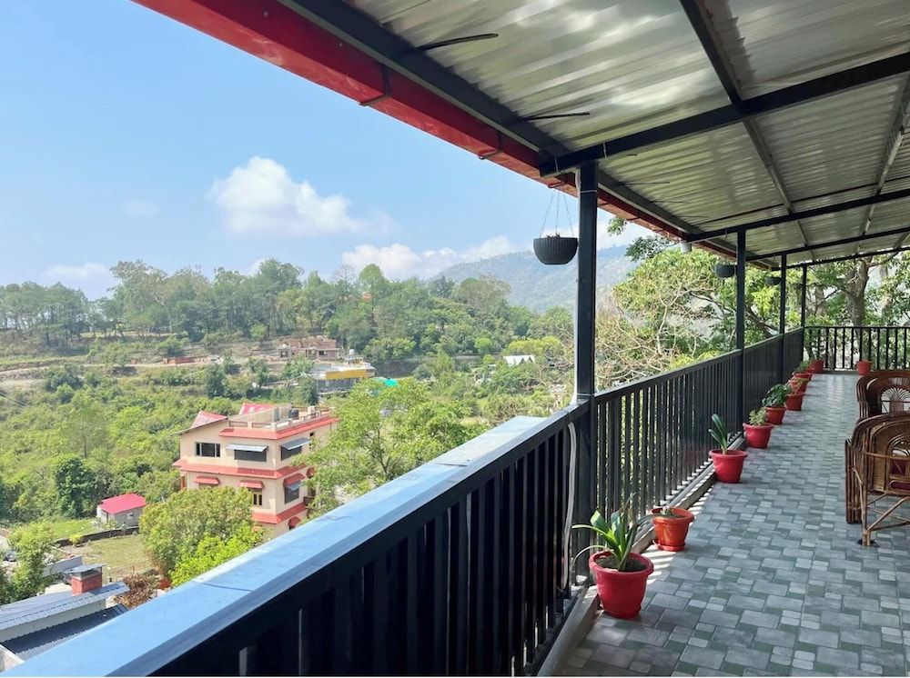 Luxury Hotel Lake Darshan Bhimtal