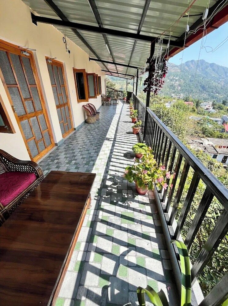 Luxury Hotel Lake Darshan Bhimtal