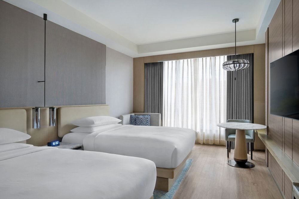 Navi Mumbai Marriott Hotel Executive Room, 1 Double Bed, Bathtub 3