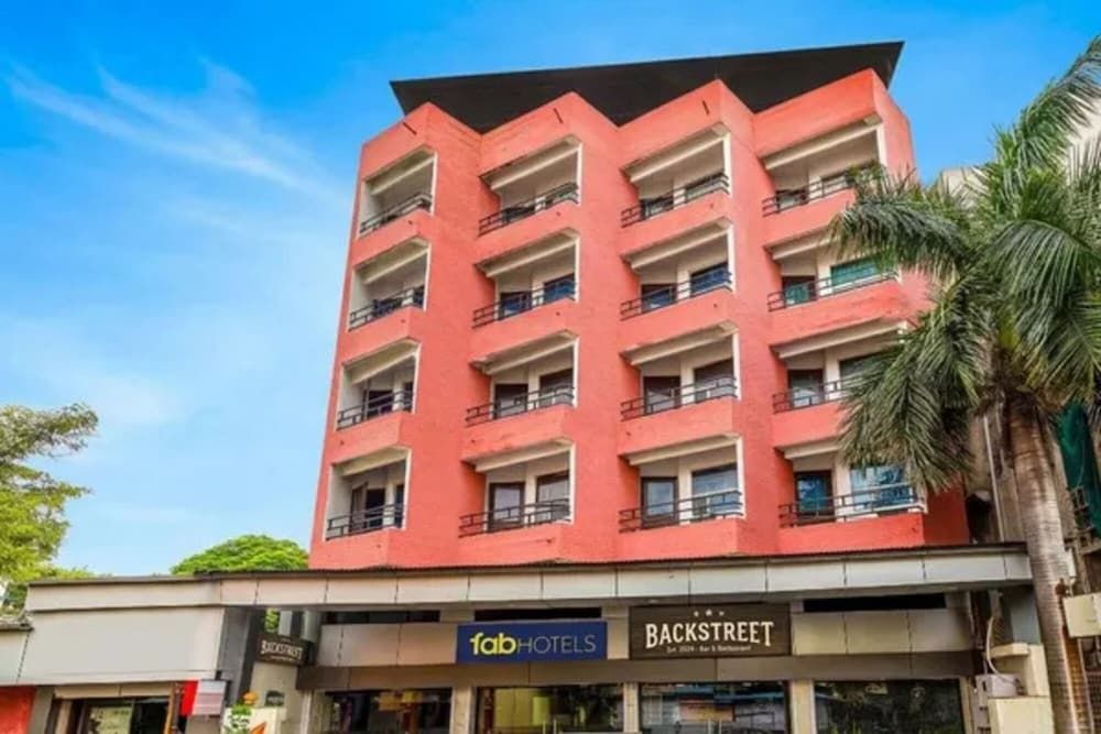 Fabhotel Backstreet