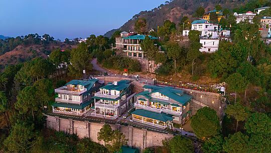 ELIVAAS Ivory Ridge 9BHK Cliffside Villa