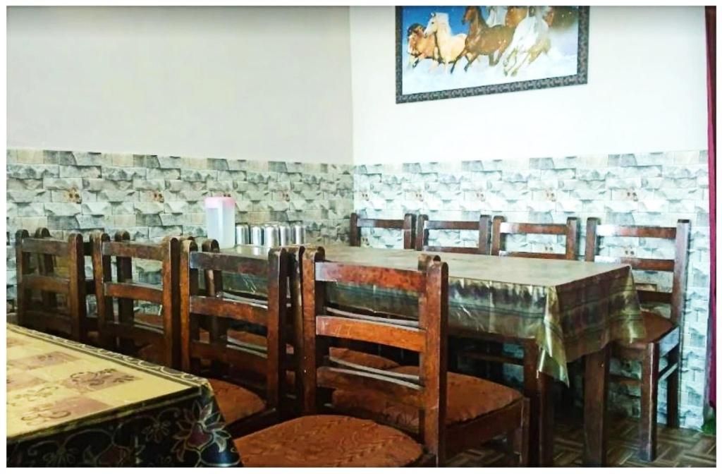 Kiran Homestay Naukuchia Tal Rd