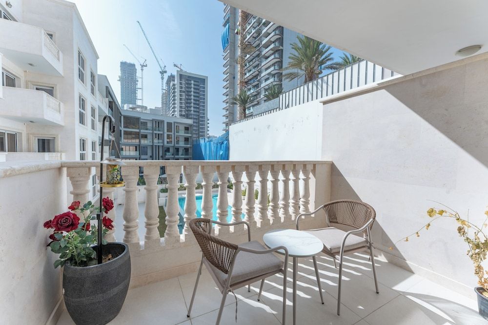 PVH - Mayas Geneva - 1BR Plus Maids Room