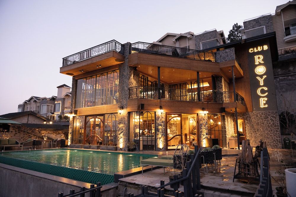 ELIVAAS prive The Royce Lilly Luxe 4 BHK