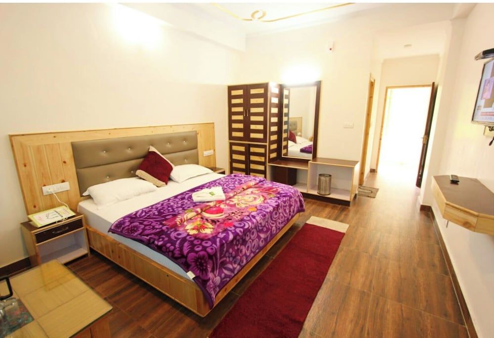 Hotel Saras Manali Near Hadimba Temple