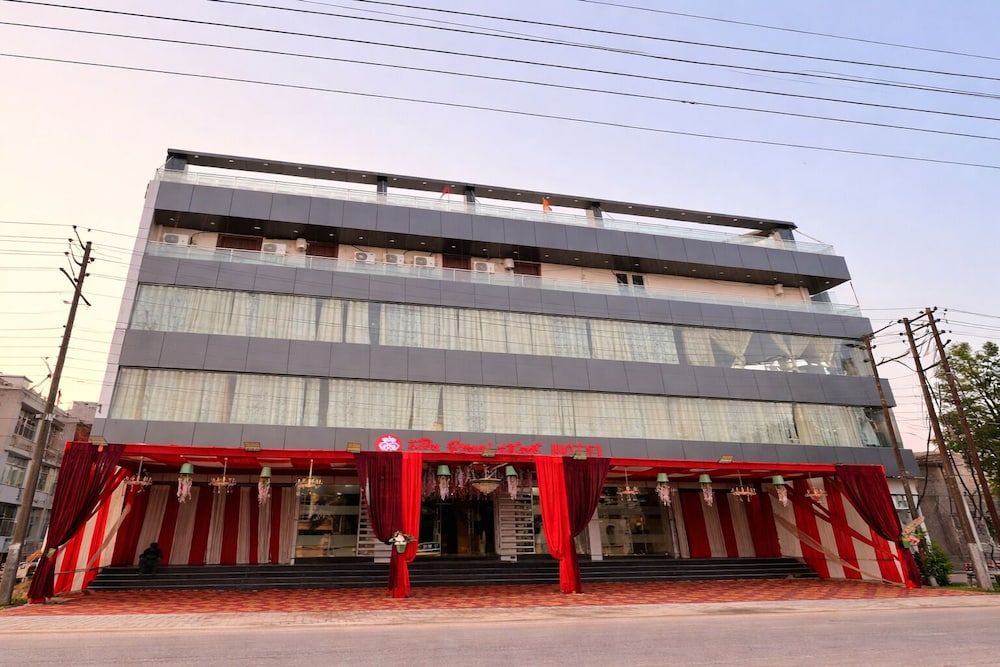 Hotel The Royal Knot