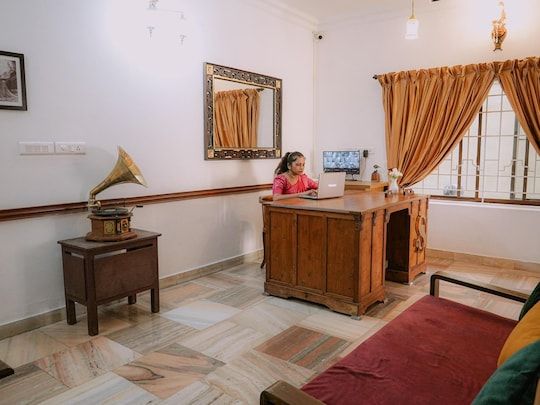 SCARLET'S INN, Kochi