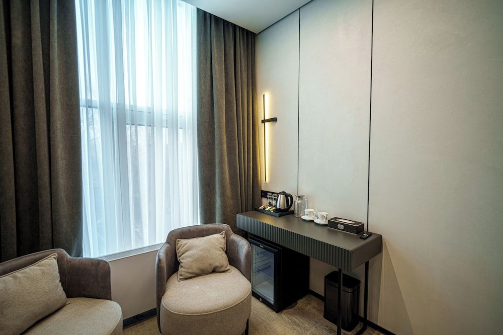 Mildom Residence Standard Double Room 4