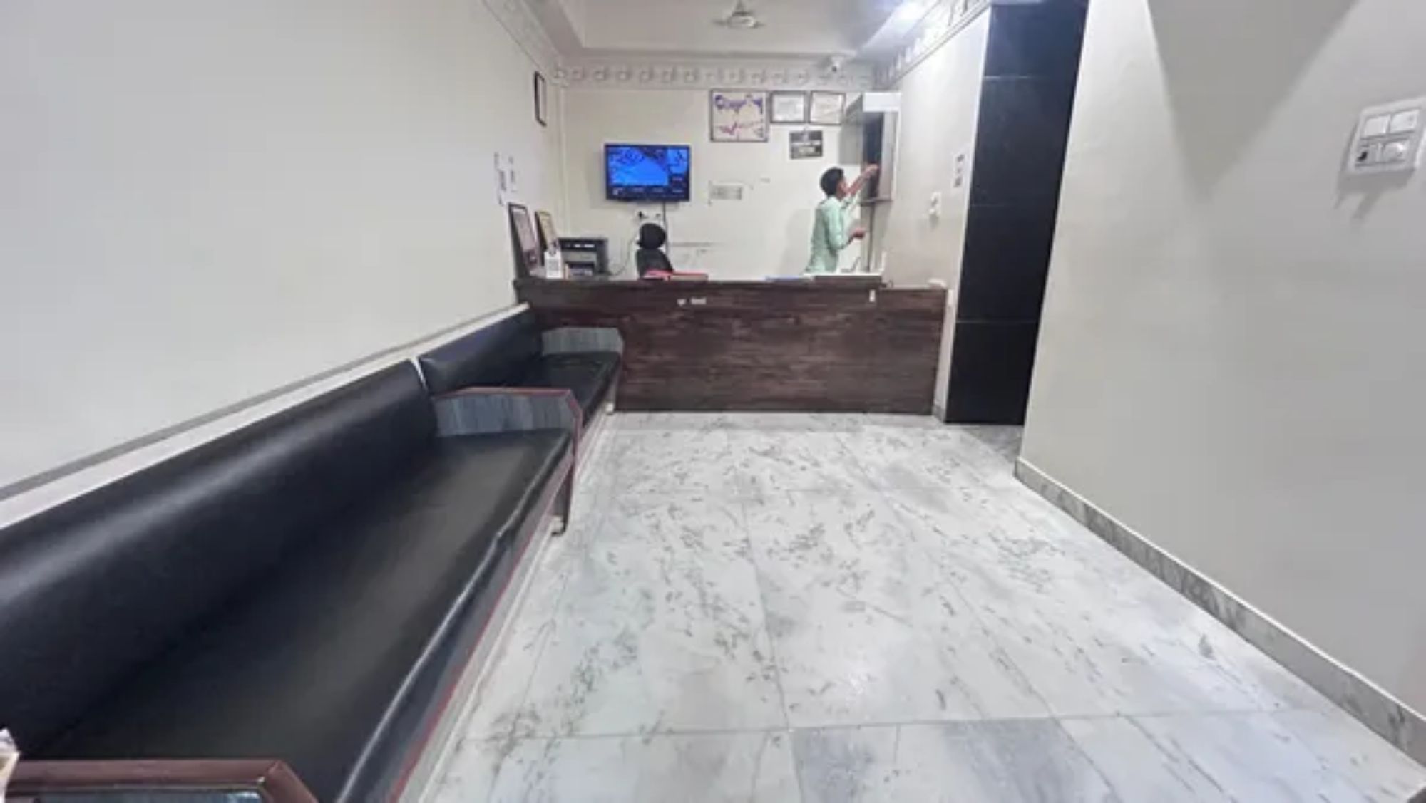 FabHotel Deep