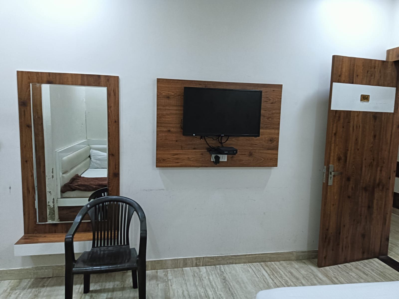Hotel Panchseel Palace Standard Room 8