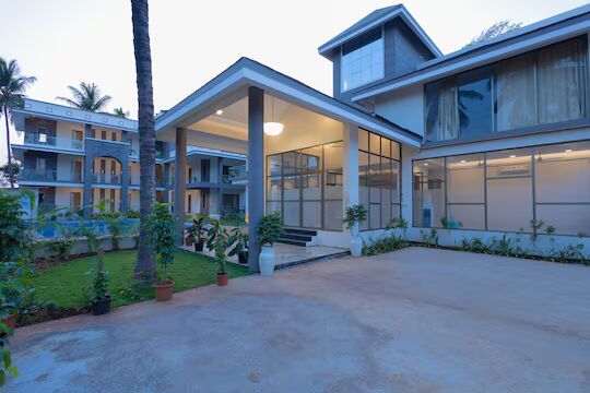 ASHVA CROWN SEA VIEW RESORT BY ILIF HOTELS