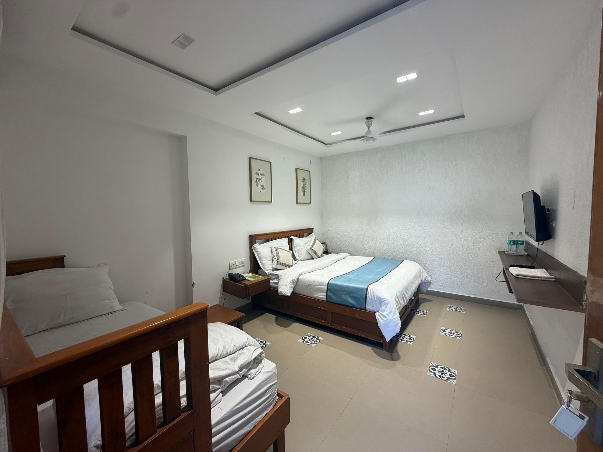 Bungalow Seven Deluxe Triple Bed