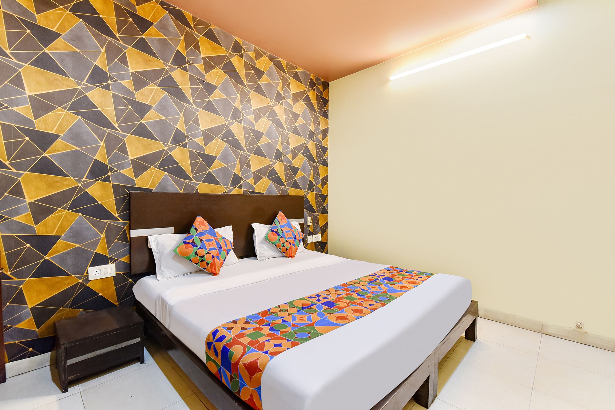 FabHotel AK Acacia Jazz Club