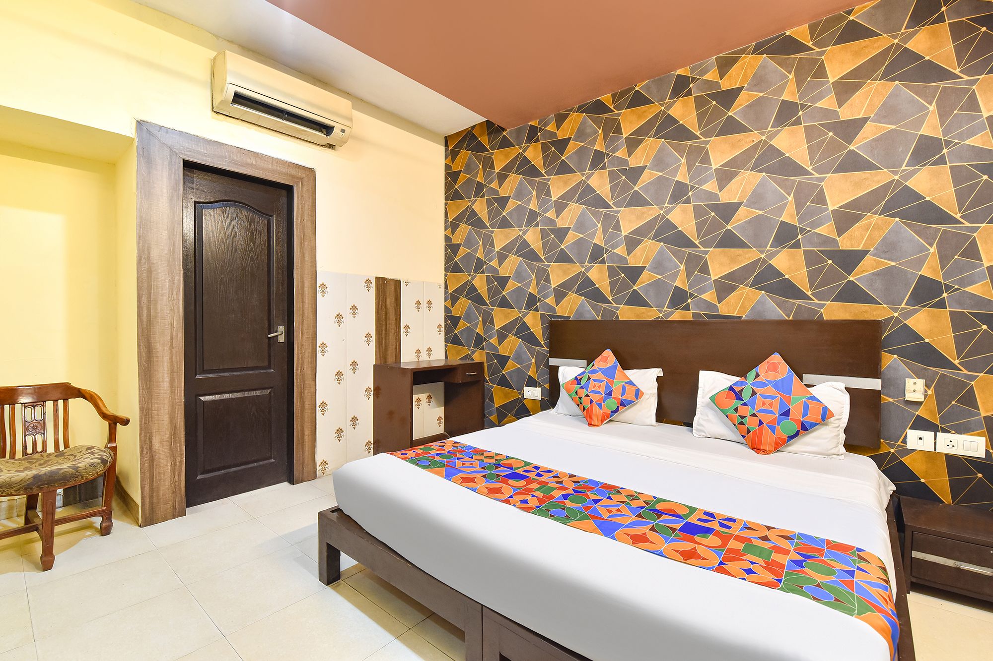 FabHotel AK Acacia Jazz Club