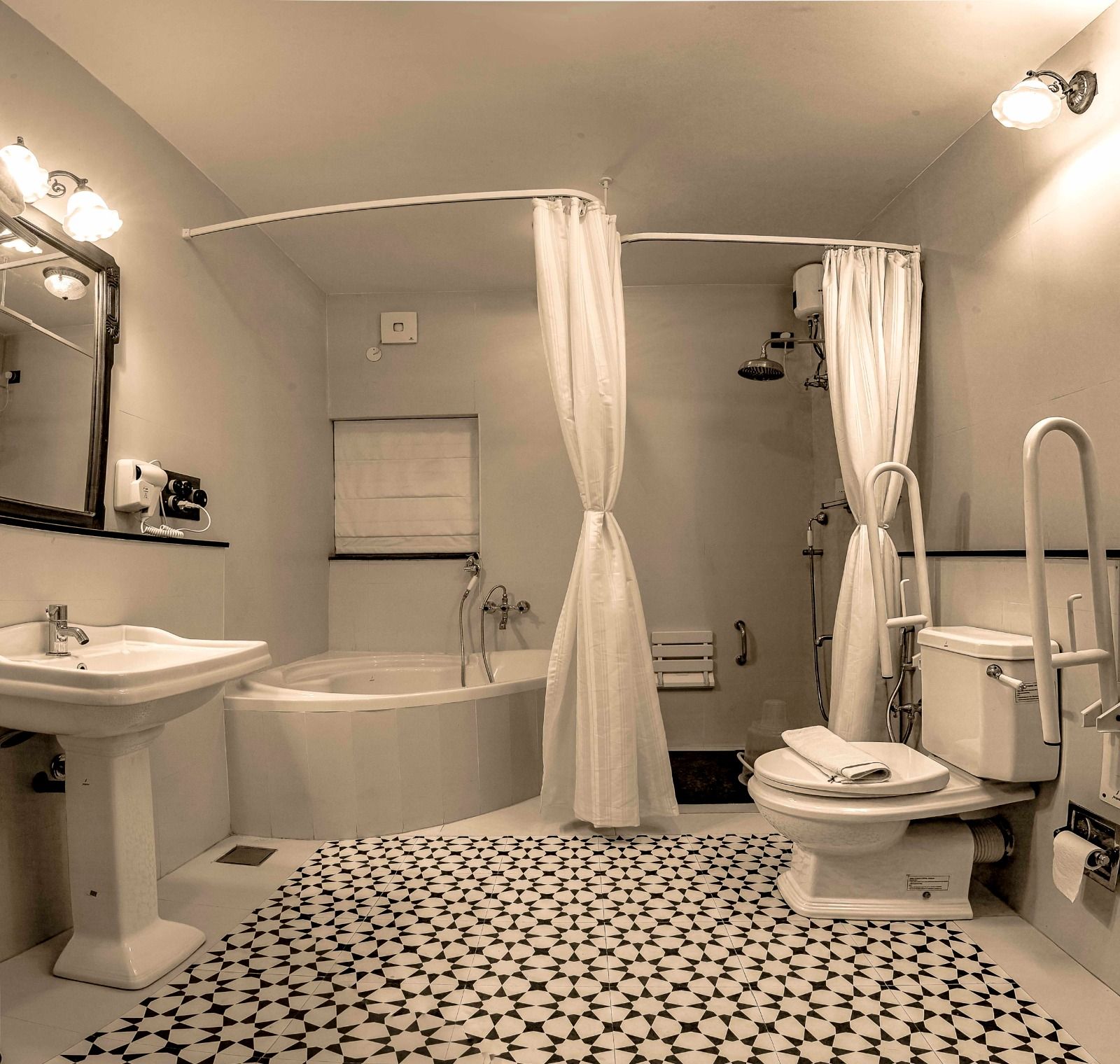 Amritha heritage DELUXE ROOM 10