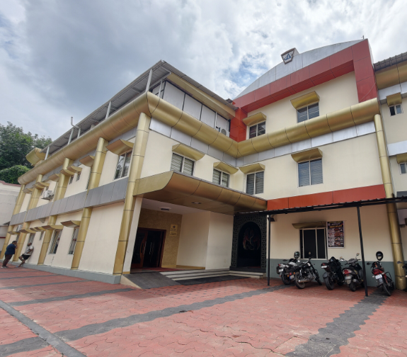Arya International, Kochi