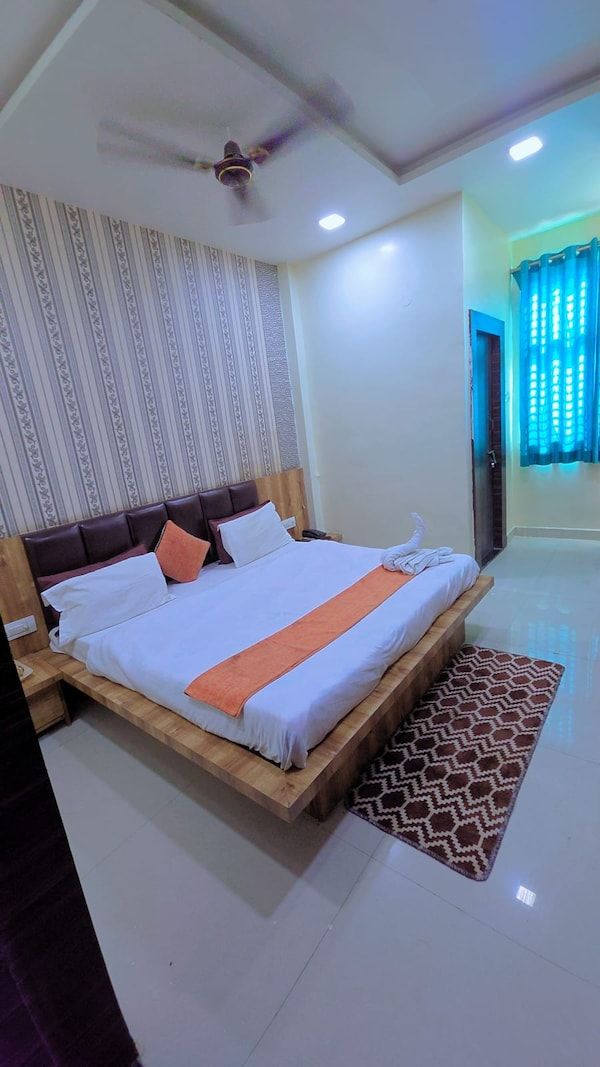 Jp Residency Standard Non Ac Room 4