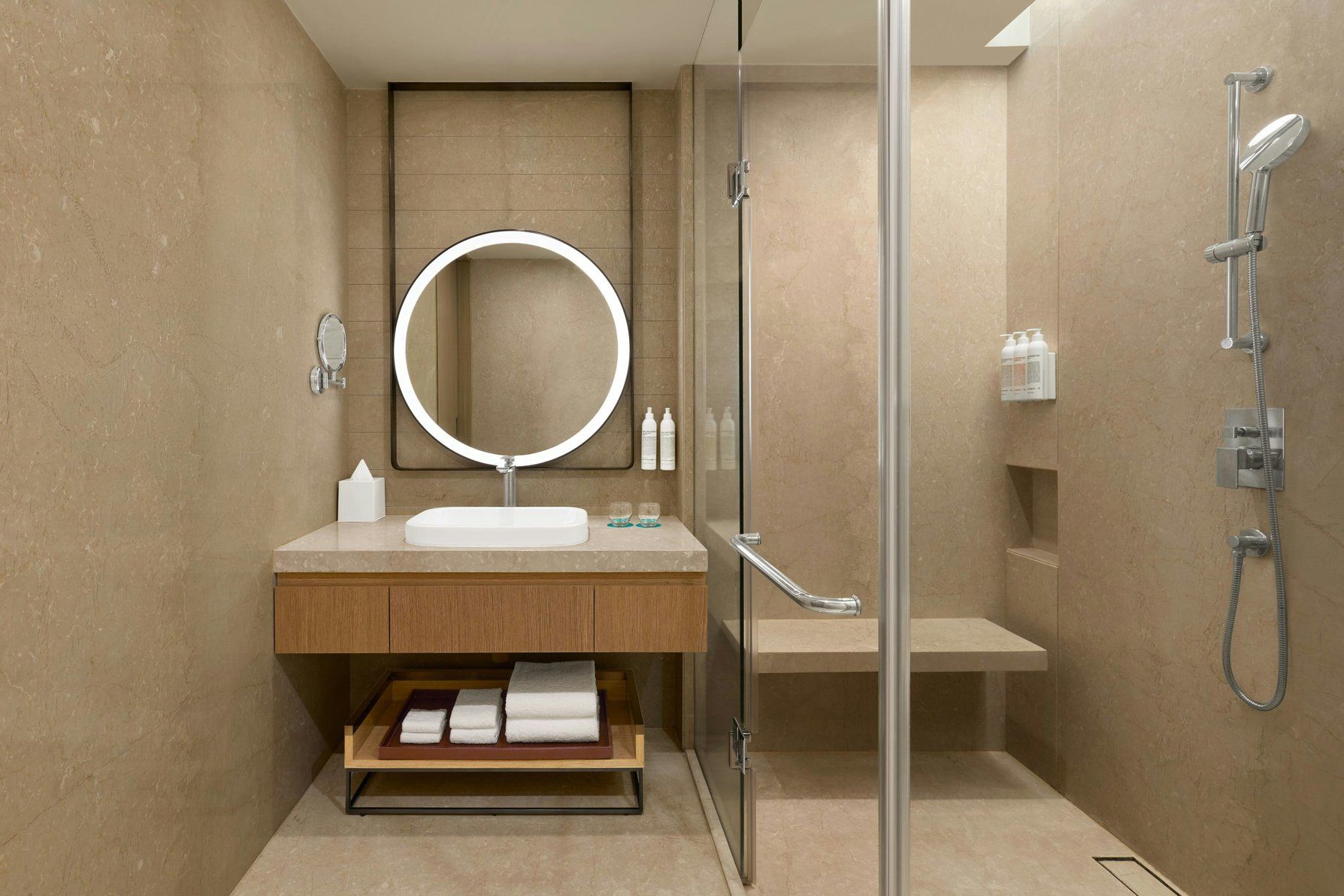 Le Méridien Navi Mumbai Premium Club, Club lounge access, Larger Guest room, 1 King, Skyline view, Balcony 3