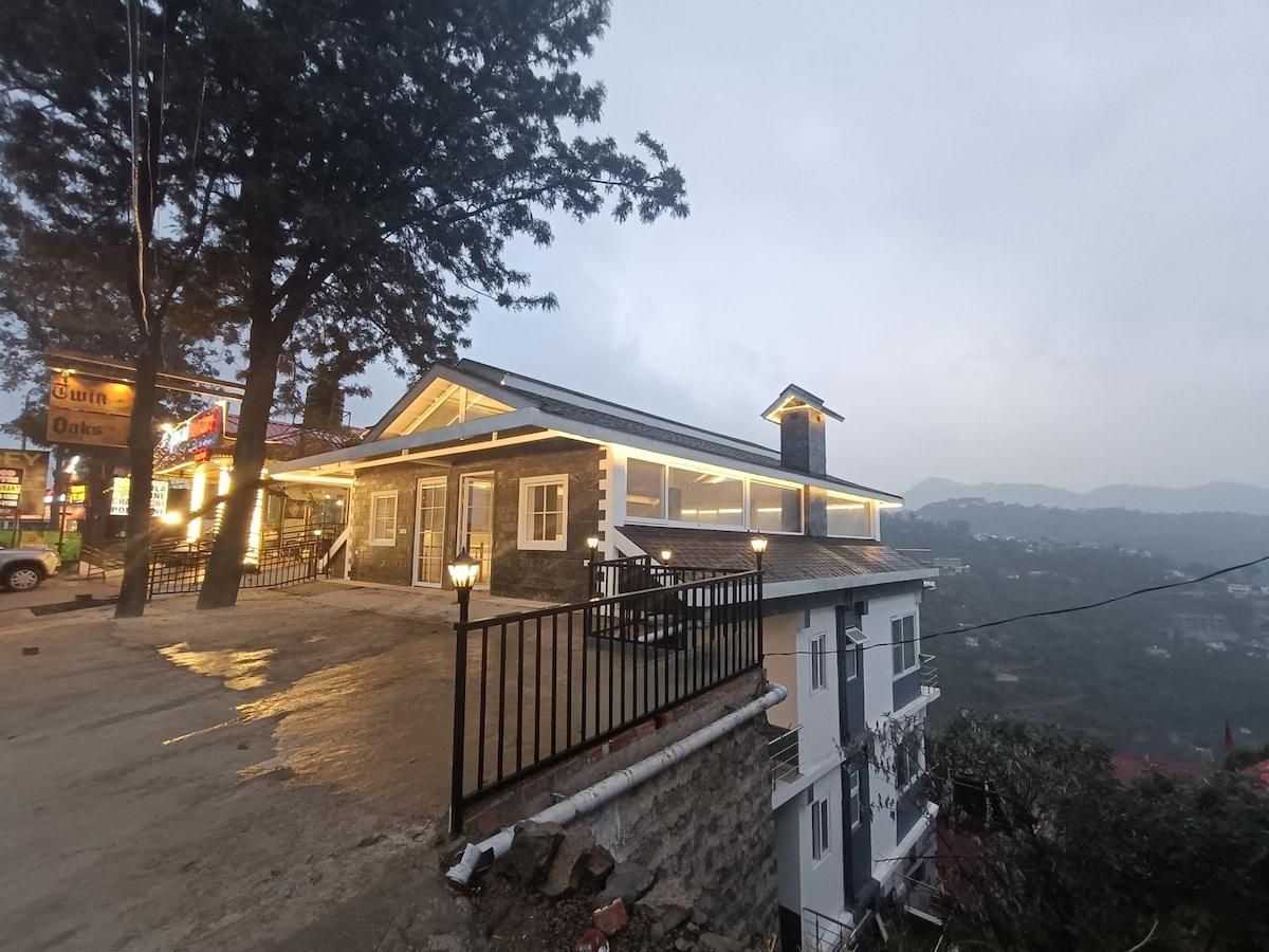 Green Hue
Twin Oaks Kasauli