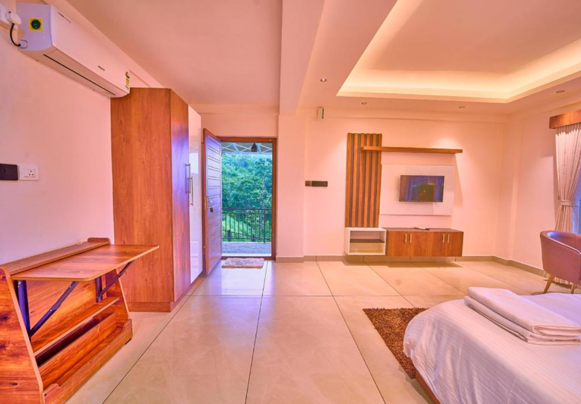 Velora Pool Resort Vagamon by VOYE HOMES Suite room