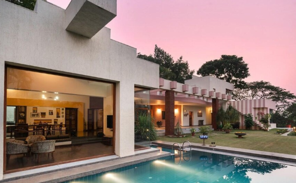 SaffronStays Pride Rock: Hilltop 3BR Veg Villa
