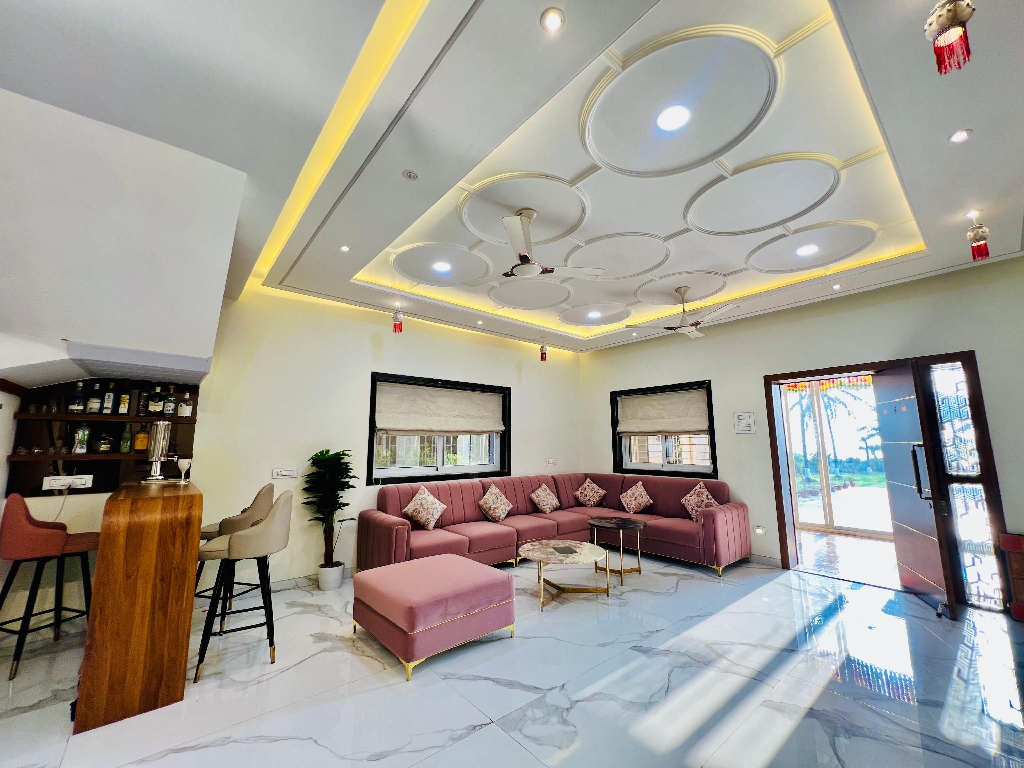 Shared lounge/TV area