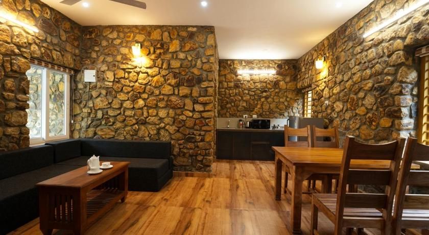 Food & Dining