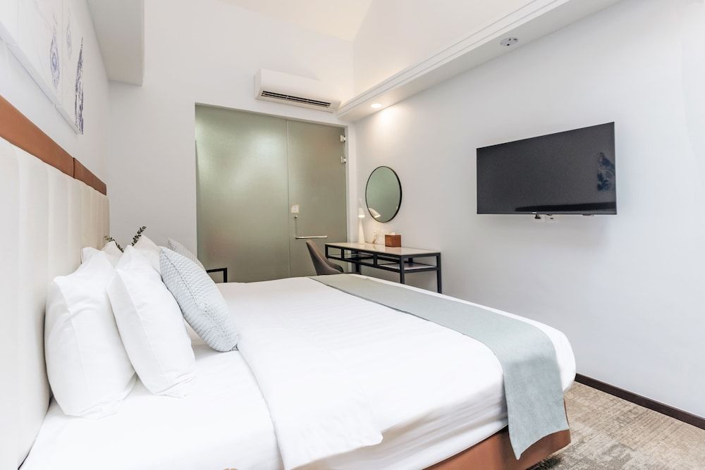 undefined Santa Grand Hotel East Coast, a NuVe Group Collection 5