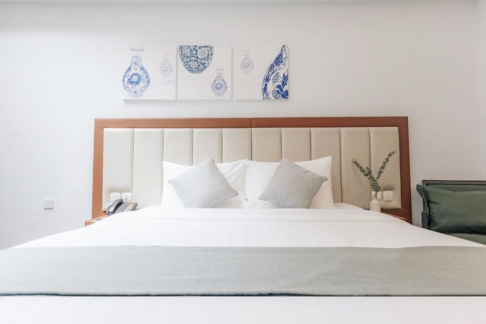 undefined Santa Grand Hotel East Coast, a NuVe Group Collection 7