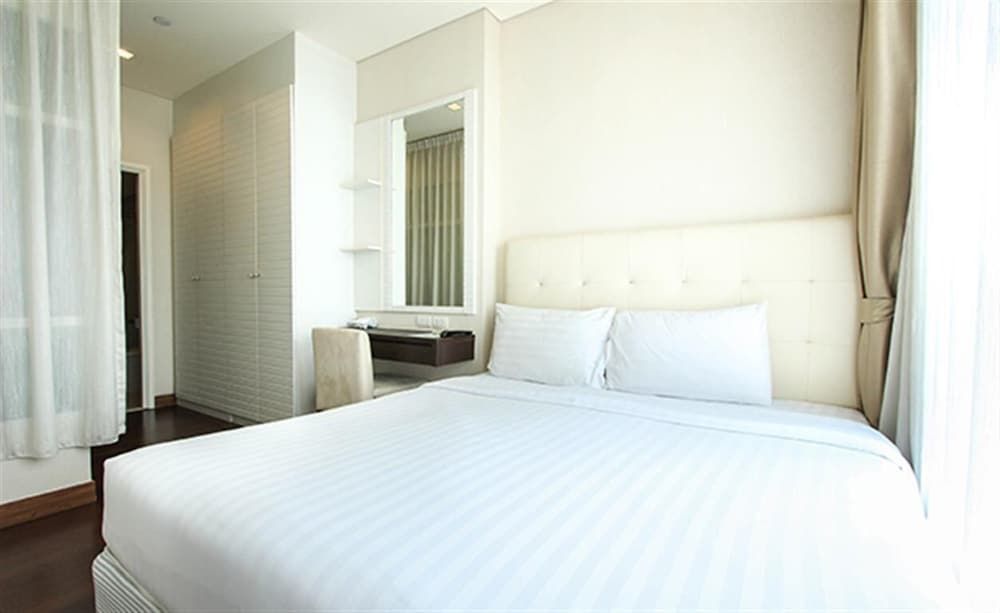 IVY THONGLOR 55 1-Bedroom Executive 2