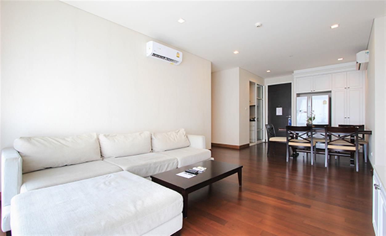 undefined IVY THONGLOR 55 4