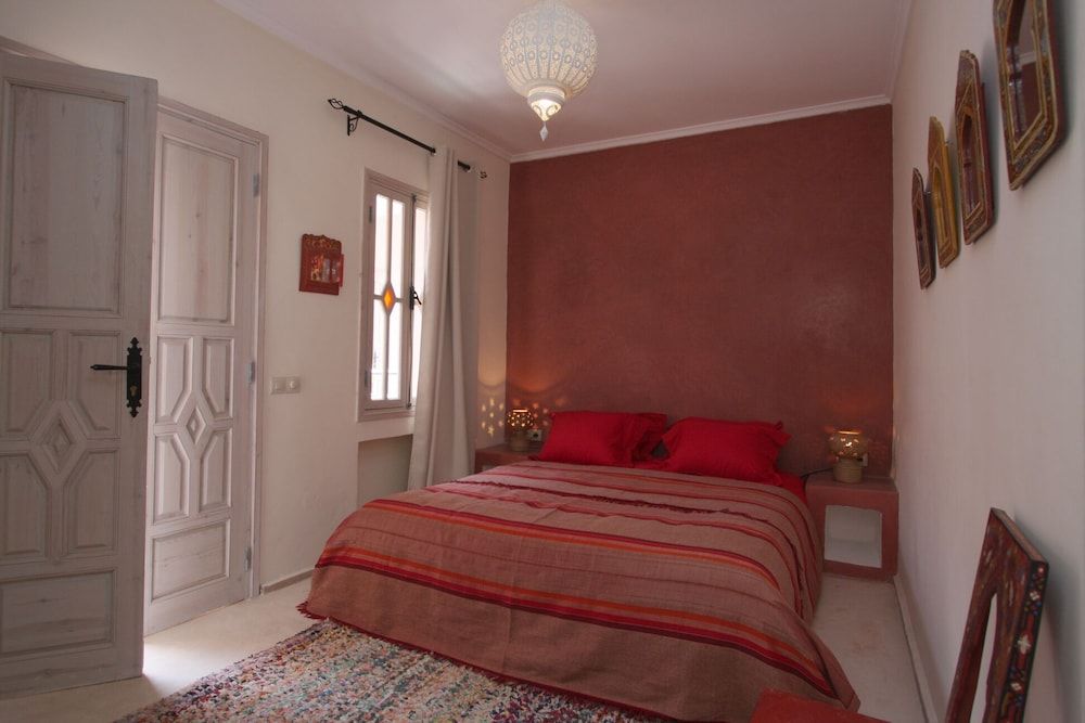 Riad Tahani Comfort Double Room ,Pool view 2