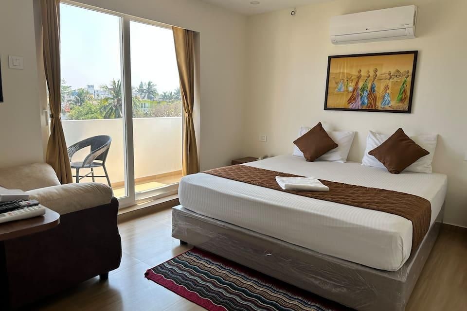 Hotel Ramakrishna Lake View Room 2