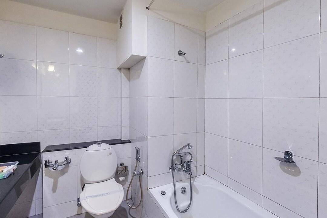 Royal Omars Standard Room Non AC 5