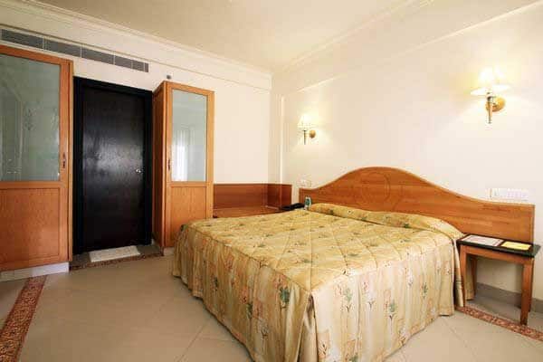 Royal Omars Standard Room Non AC 3