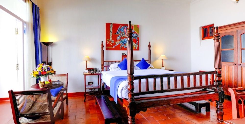 Brunton Boatyard - CGH Earth Sea Facing Room with Balcony 8