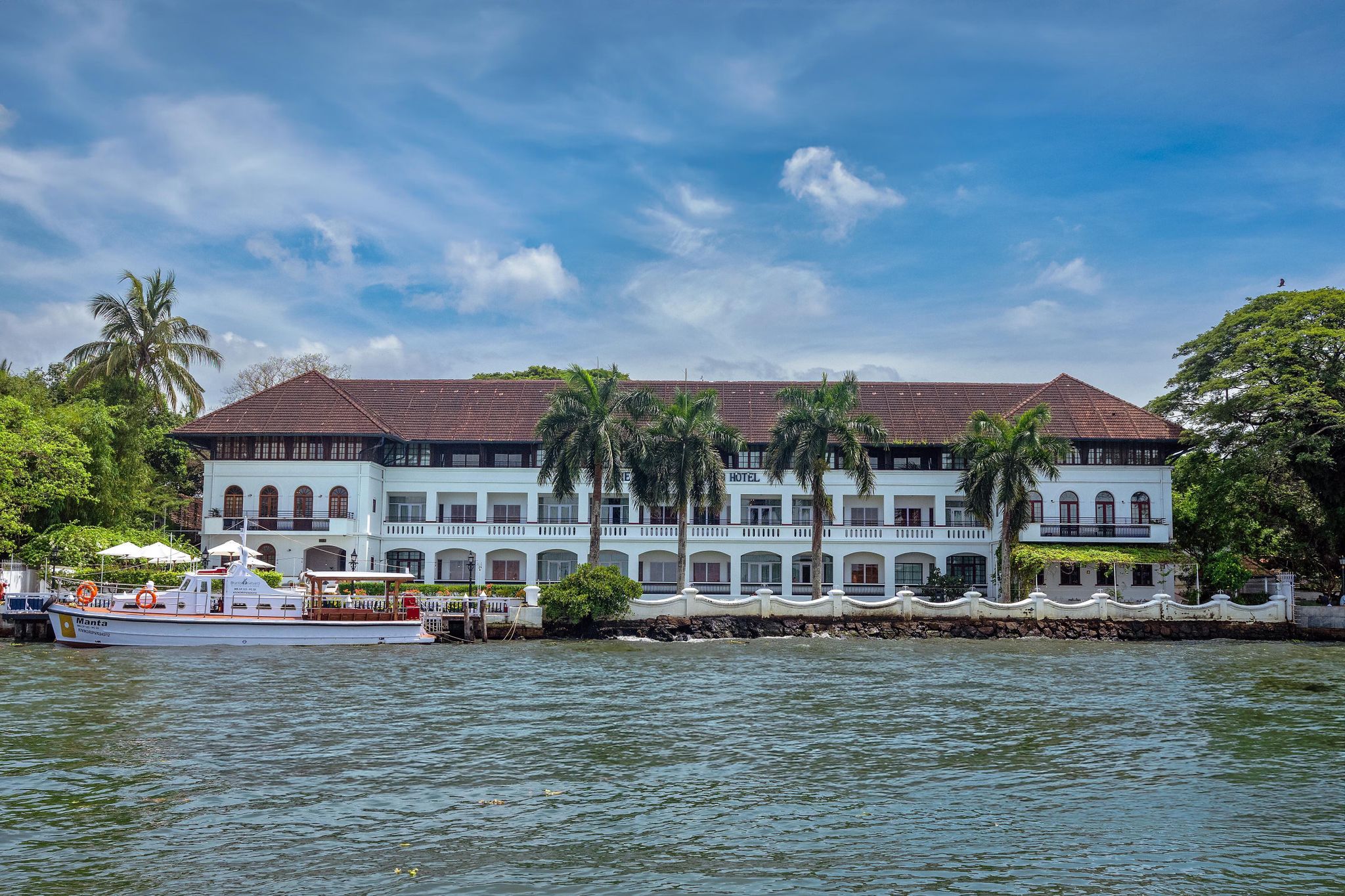 Brunton Boatyard - CGH Earth