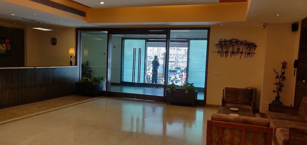 undefined Hotel Hive 8