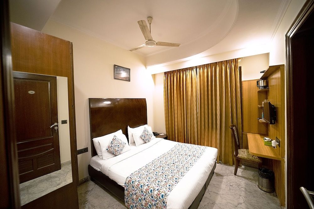 Economy Room, 1 Bedroom, Smoking, Private Bathroom