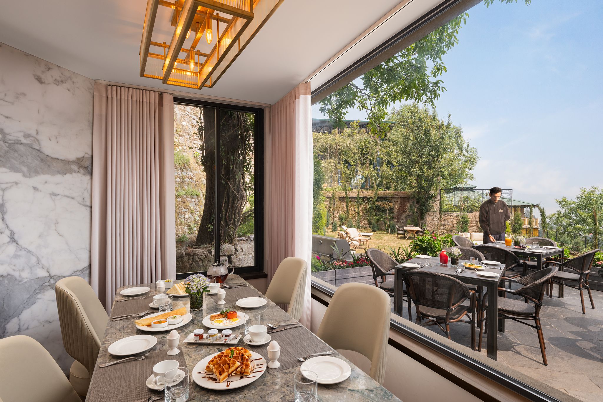 Food & Dining