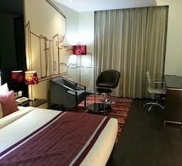 The Gaur Grand Deluxe Room 4