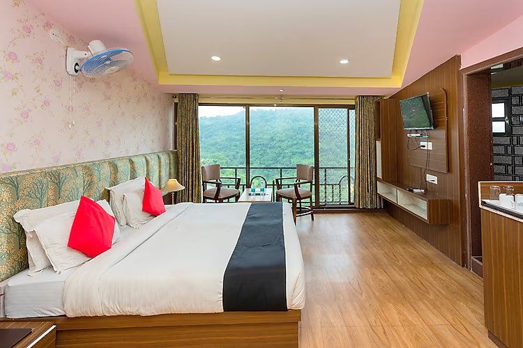 Mountain View Super Deluxe AC Room