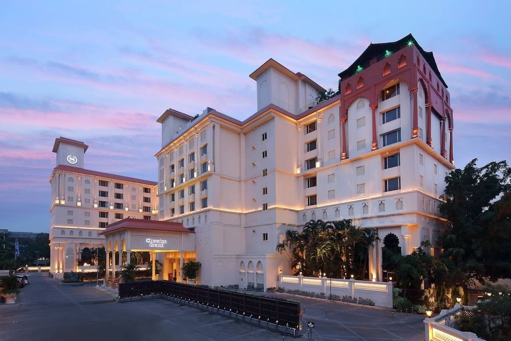Sheraton Grand Pune Bund Garden Hotel 