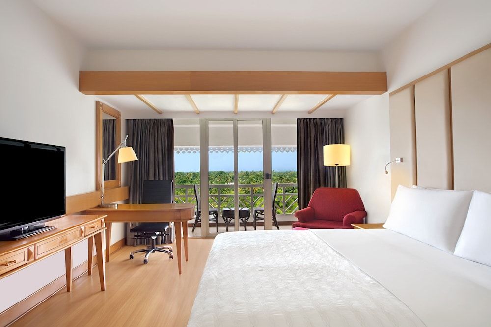 Room, 1 King Bed, Garden View