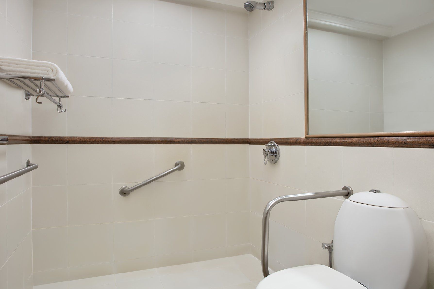 Le Méridien Kochi Guest room, 2 Twin 3