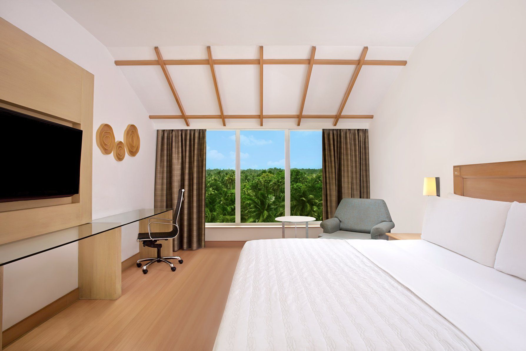 King Deluxe Guest Room