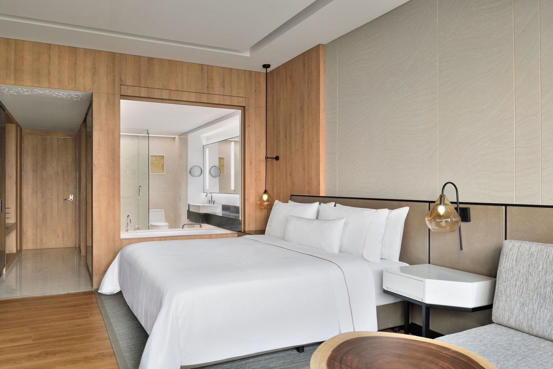 Large Guest Room, One King Bed