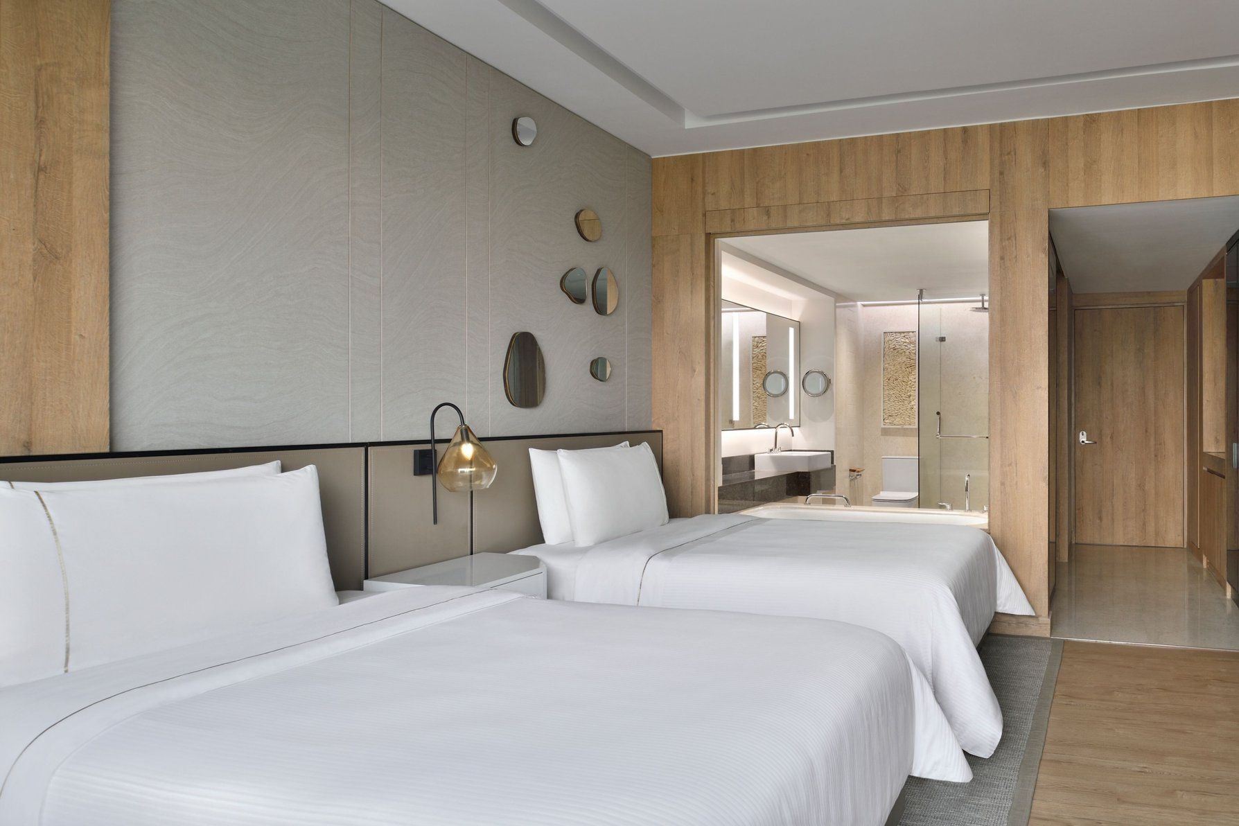 Lake View, Larger Guest room, 2 Double