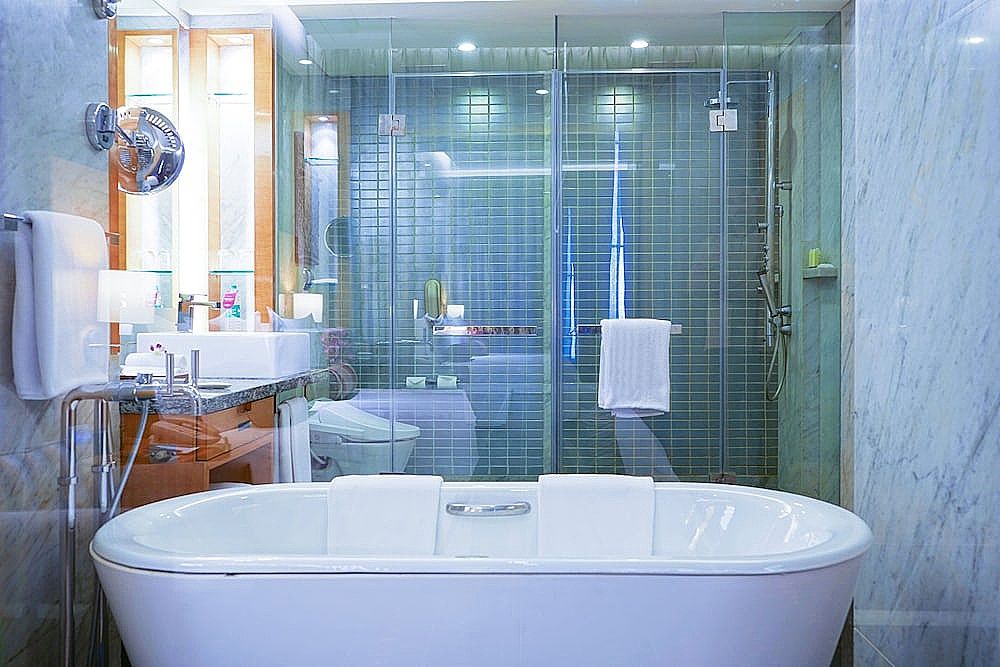 Crowne Plaza Hotel Gurgaon, an IHG Hotel Standard Room, 2 Twin Beds, Accessible 6