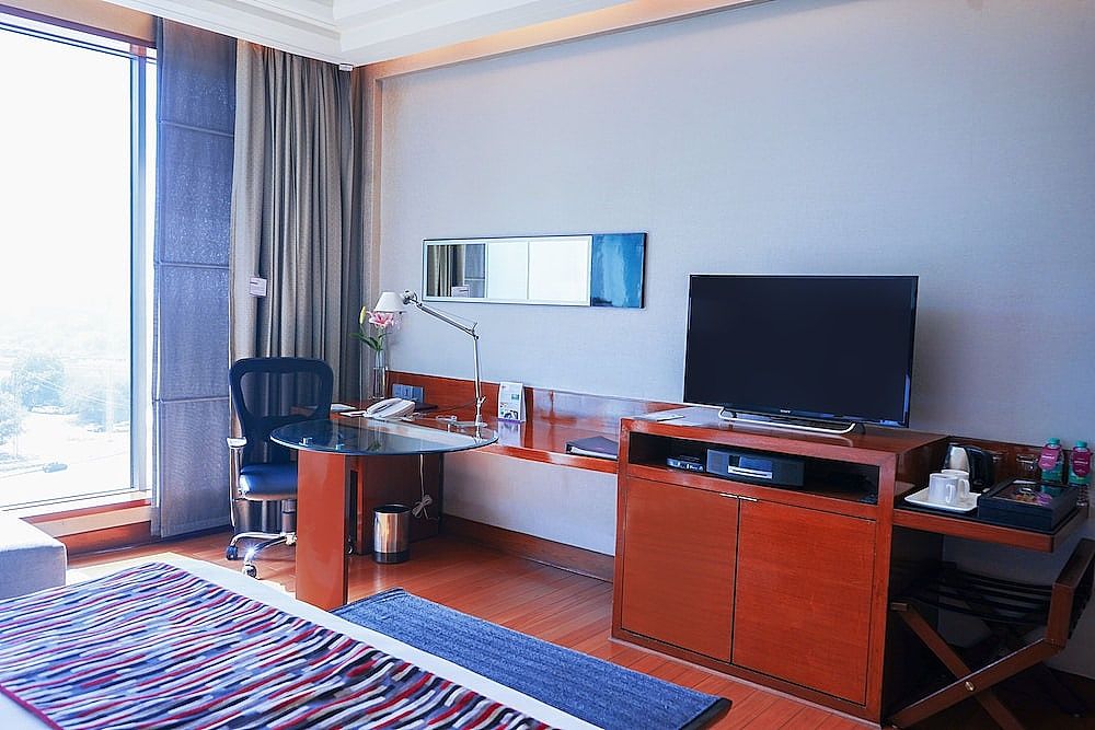 Crowne Plaza Hotel Gurgaon, an IHG Hotel Standard Room, 2 Twin Beds, Accessible 10